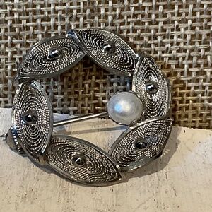 Vintage Dixelle Sterling Silver Wreath Brooch with Faux Pearl